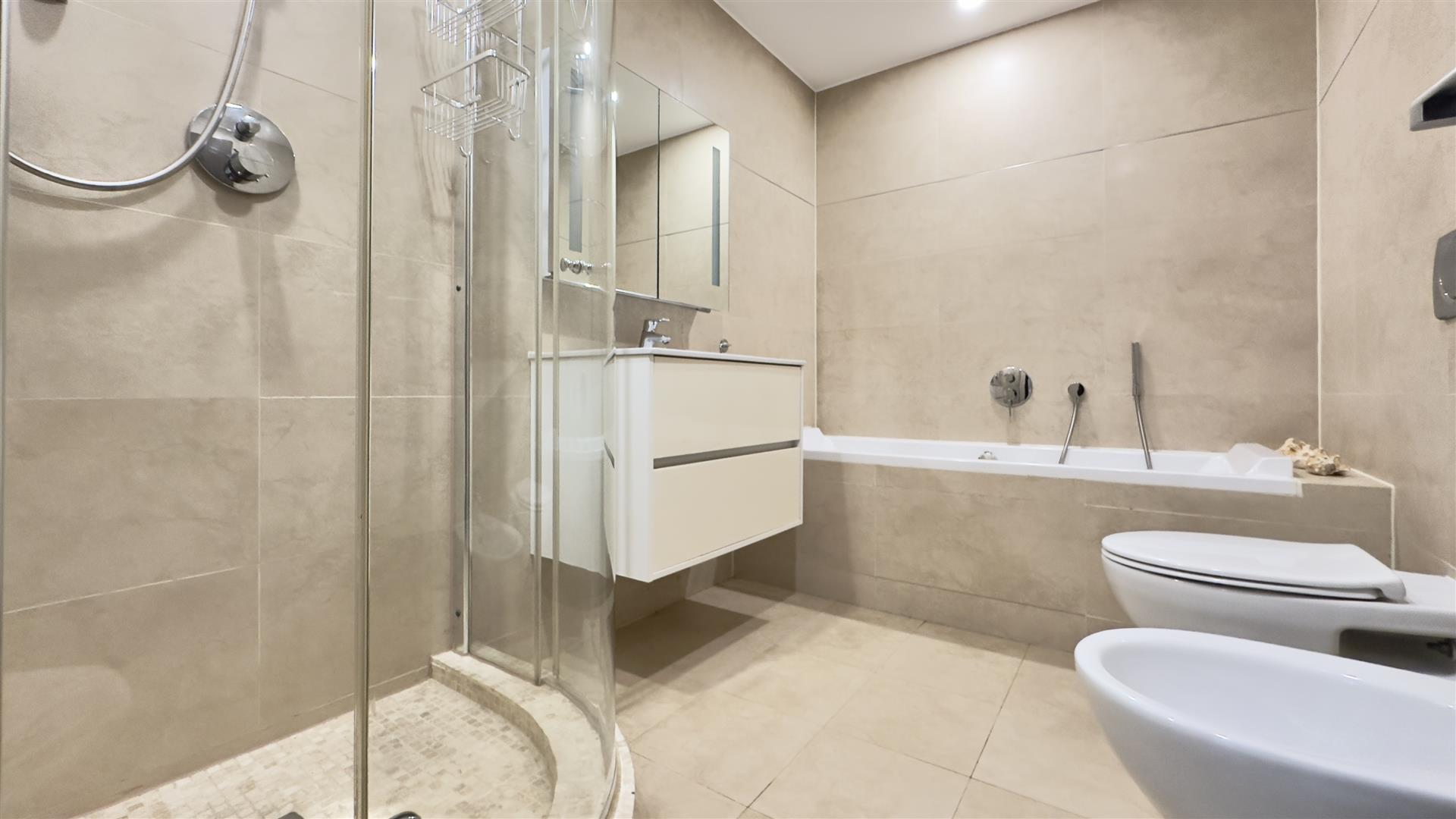  Image of Apartment - 2 Bedrooms - 2 Bathrooms for Sale in Ocean Village-Gibraltar, Image 6